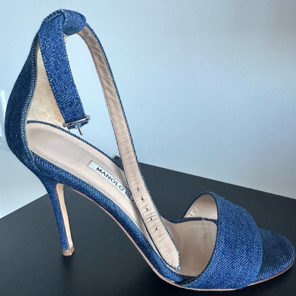 Manolo Blahnik special edition denim high heels - Picture 2 of 5